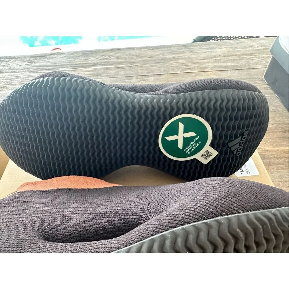 Adidas Yeezy Knit Runner Stone Carbon, New, size 6